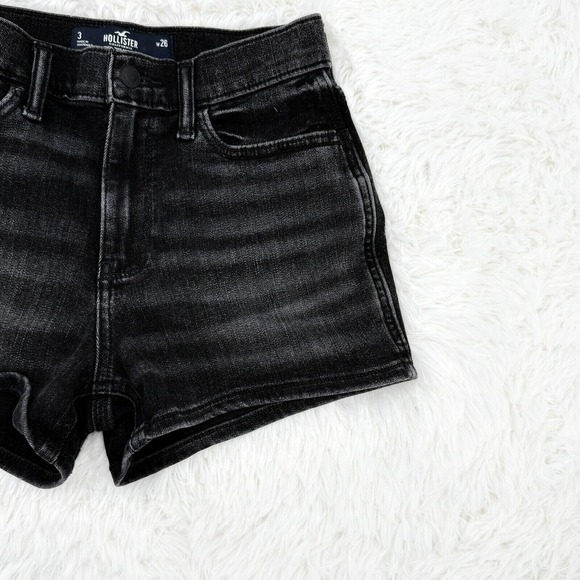 Hollister‎ Women's Size 26 Waist High-Rise Black Wash Distressed Denim Shorts - Picture 4 of 10